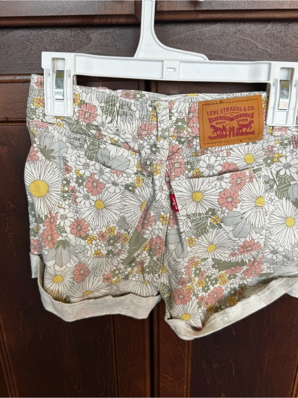 Levis 98% cotton